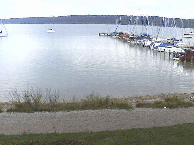 Webcam in St. Alban am Ammersee steht am Segelclub Landsberg a. Lech mit Blickrichtung nach Osten nach Utting und Herrsching.