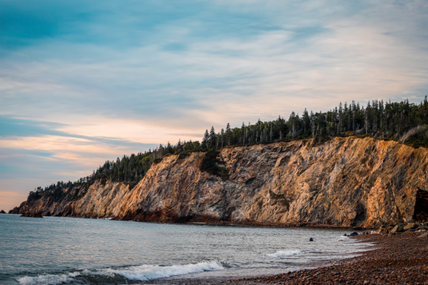 Klippen an der Küste von Nova Scotia