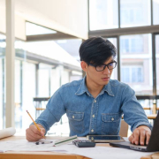 Masterarbeit schreiben lassen: Was Sie wissen müssen Masterarbeit schreiben lassen: Was Sie wissen müssen