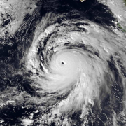 DWD 2026-9-30-image-3 Satellitenbild von Kategorie-5-Hurrikan "Genevieve" vom 27.07.2026 südwestlich von Mexiko. (Quelle NASA)