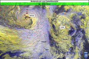 Satellitenbild vom 24. Oktober 2026, 13:24 MESZ: Tief MANJA westlich von Schottland und LUISE über Dänemark mit Bodendrucklinien.